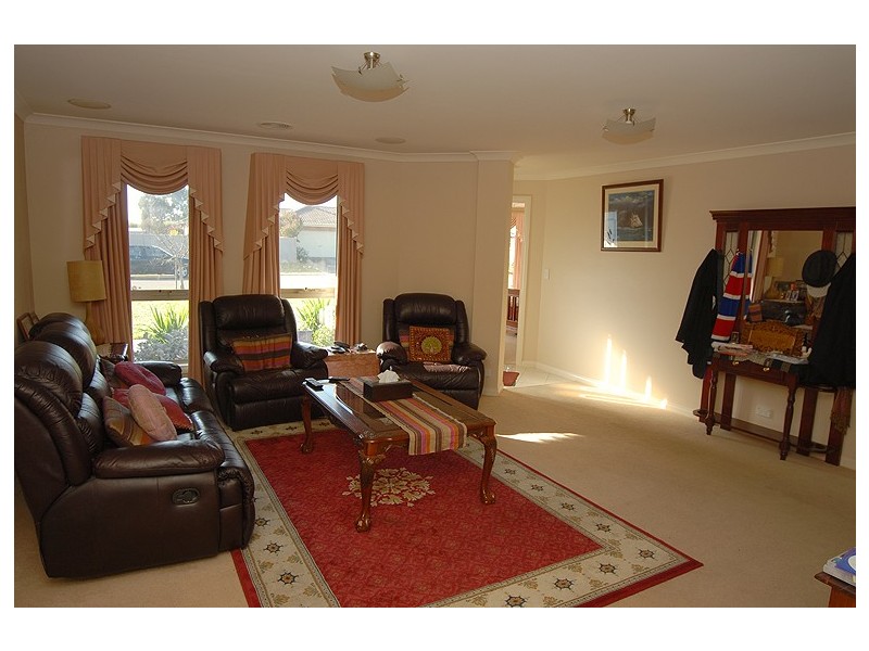 11 Boulevard Drive, Alfredton VIC 3350