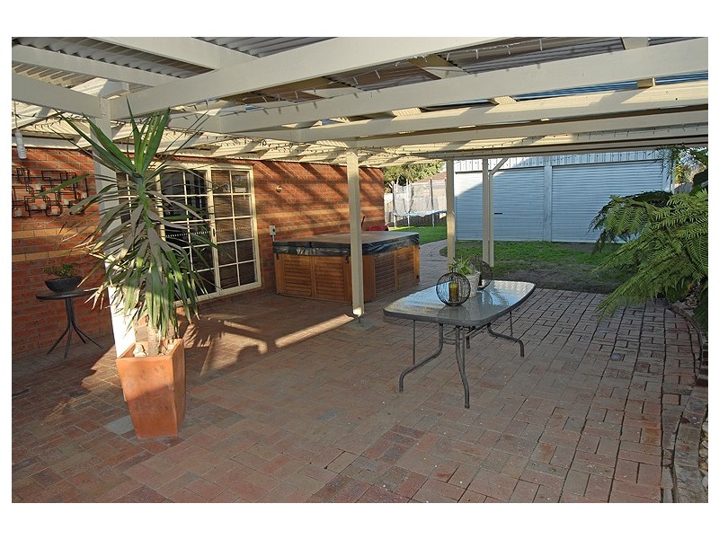 17 Jasmine Drive, Delacombe VIC 3356