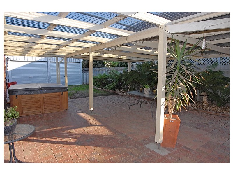 17 Jasmine Drive, Delacombe VIC 3356