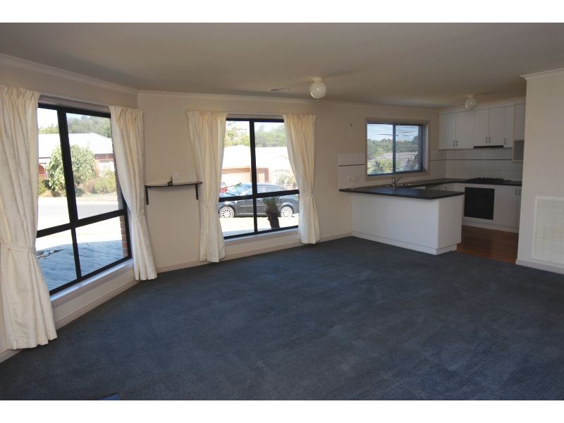 1 Bellbird Court, Mount Helen VIC 3350