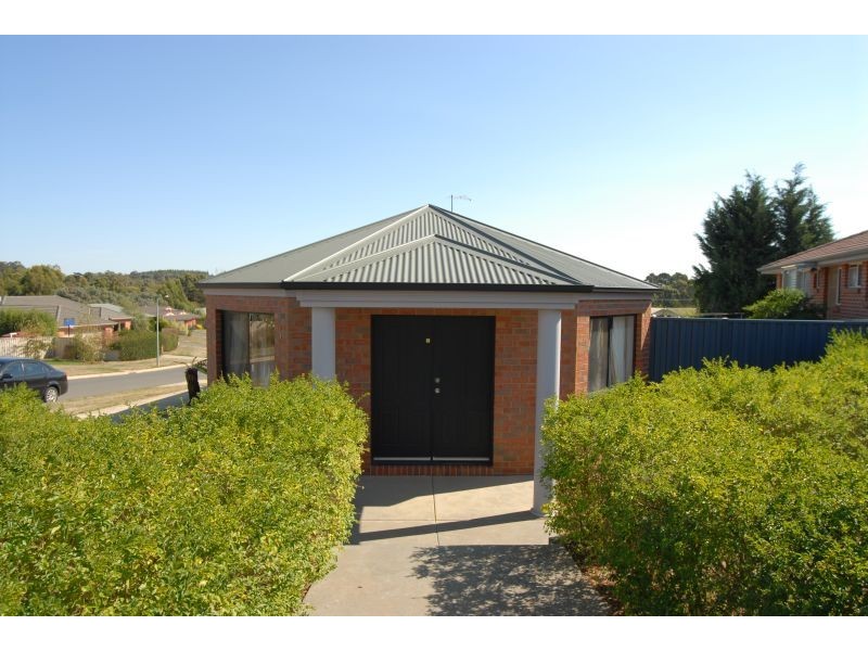 1 Bellbird Court, Mount Helen VIC 3350