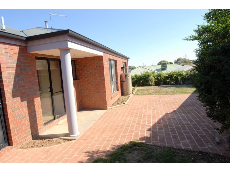 1 Bellbird Court, Mount Helen VIC 3350