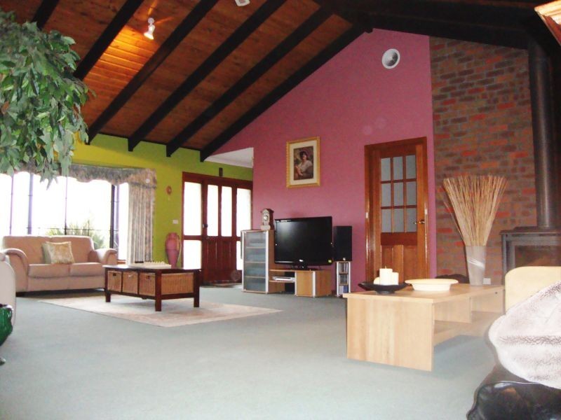 920 Smythesdale Road, Snake Valley VIC 3351