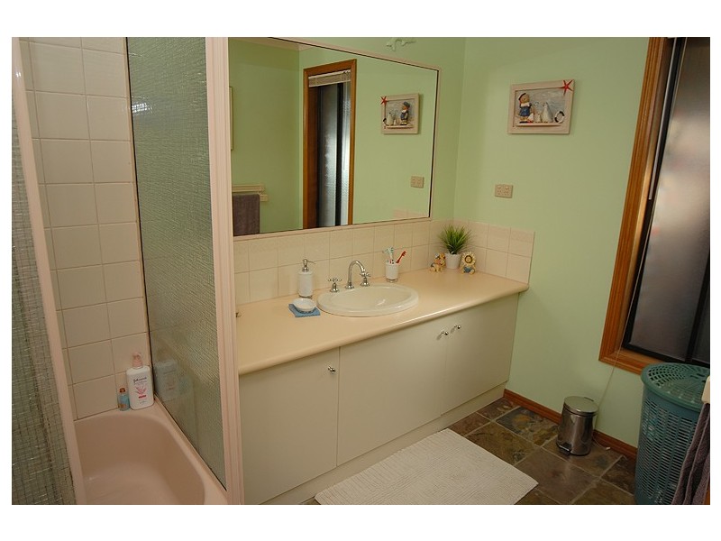 920 Smythesdale Road, Snake Valley VIC 3351