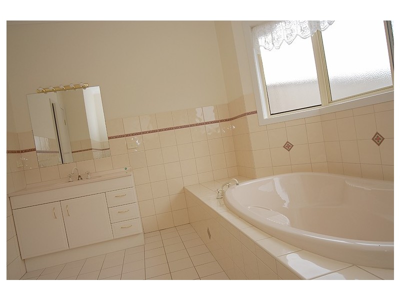 35 Dyson Drive, Alfredton VIC 3350