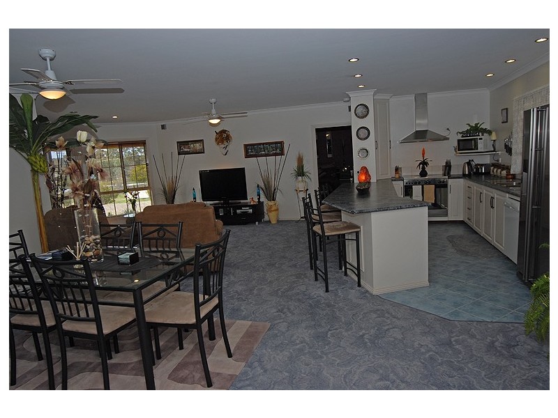 28 Livingstone Street, Beaufort VIC 3373