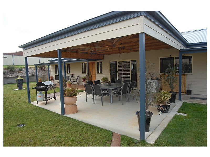 28 Livingstone Street, Beaufort VIC 3373