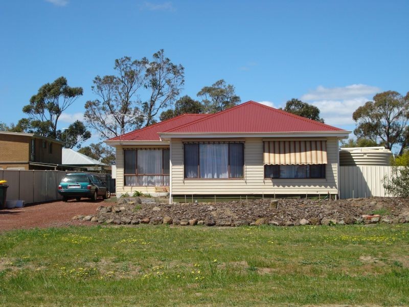 24 Lyons Street, Miners Rest VIC 3352