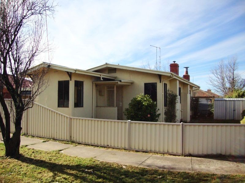 24 Shirley Street, Wendouree VIC 3355