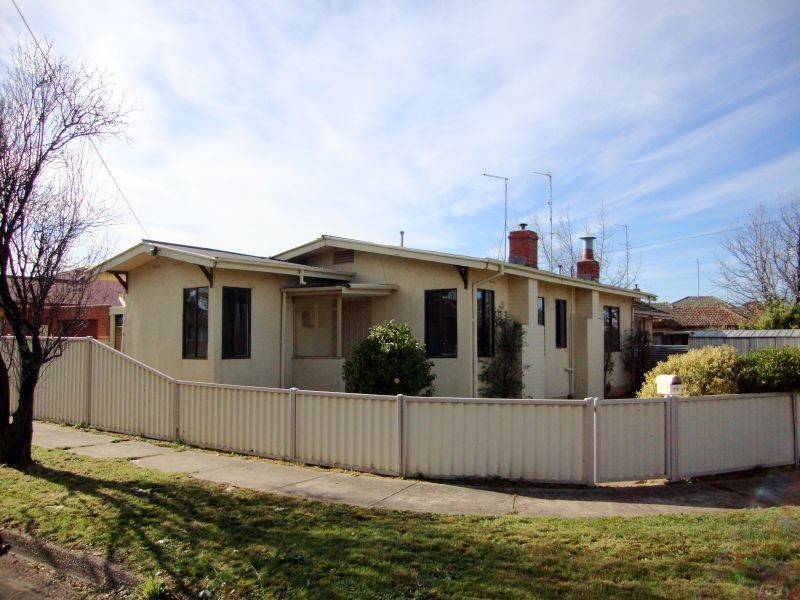 24 Shirley Street, Wendouree VIC 3355