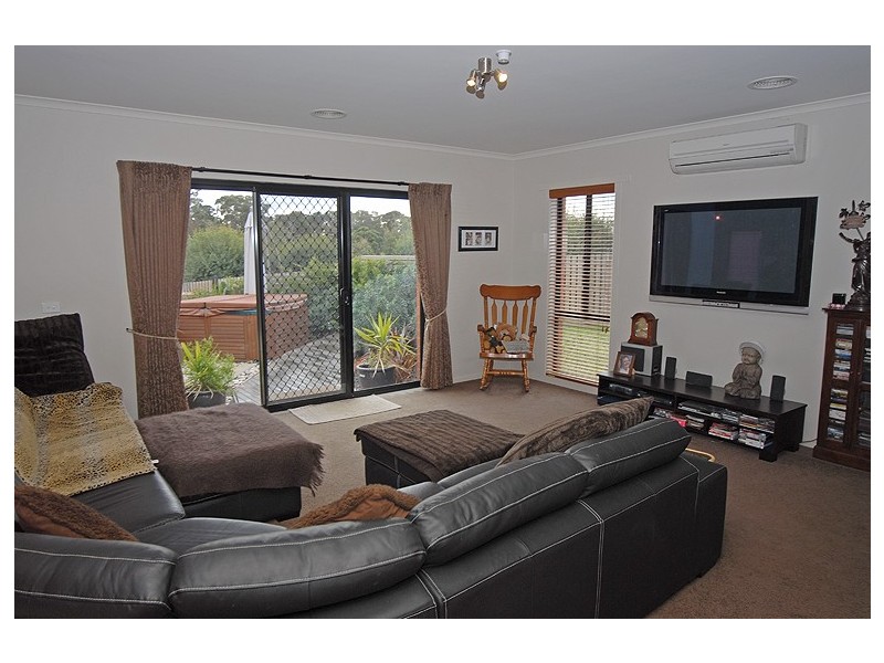 22 Pinewood Drive, Ballarat North VIC 3350