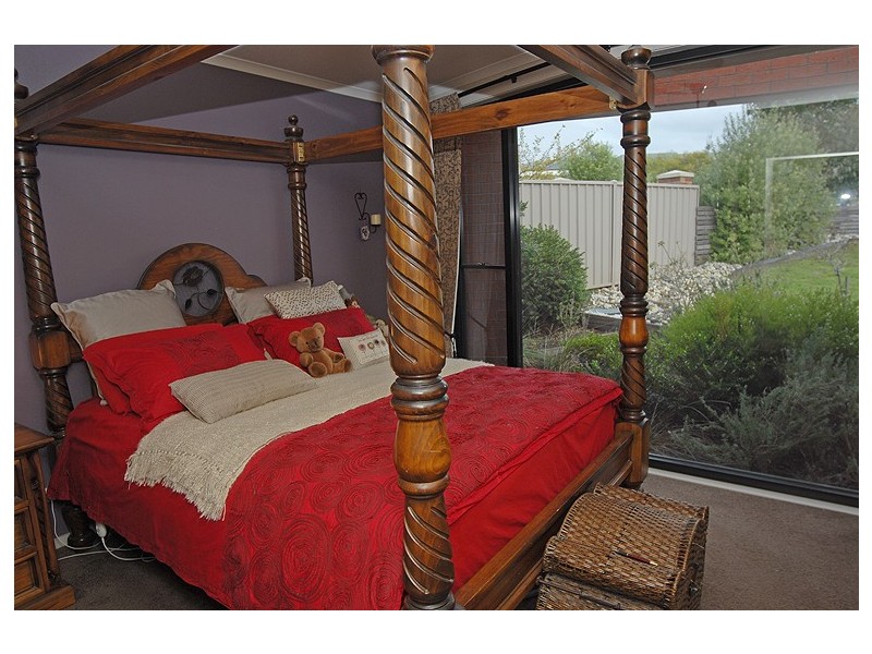 22 Pinewood Drive, Ballarat North VIC 3350