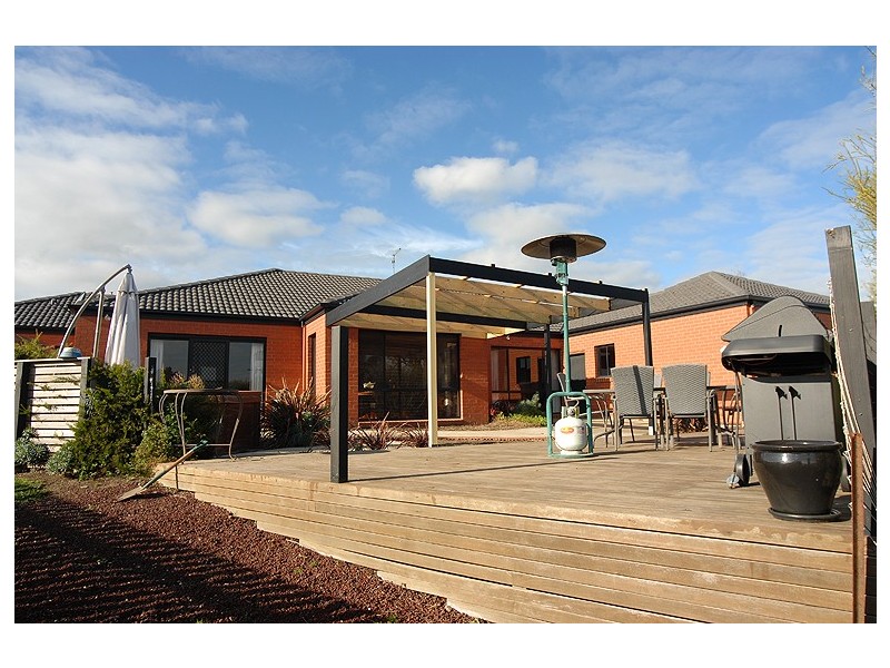 22 Pinewood Drive, Ballarat North VIC 3350