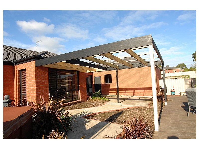 22 Pinewood Drive, Ballarat North VIC 3350