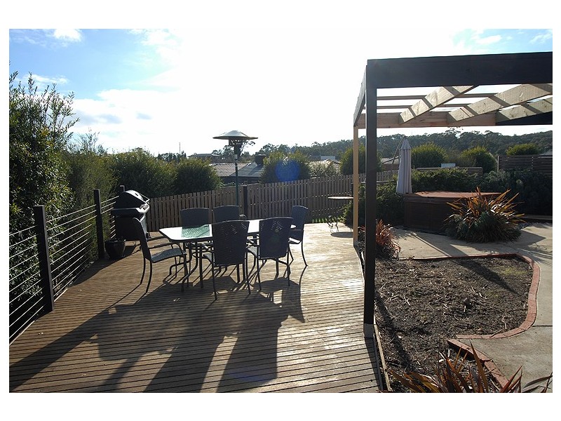 22 Pinewood Drive, Ballarat North VIC 3350