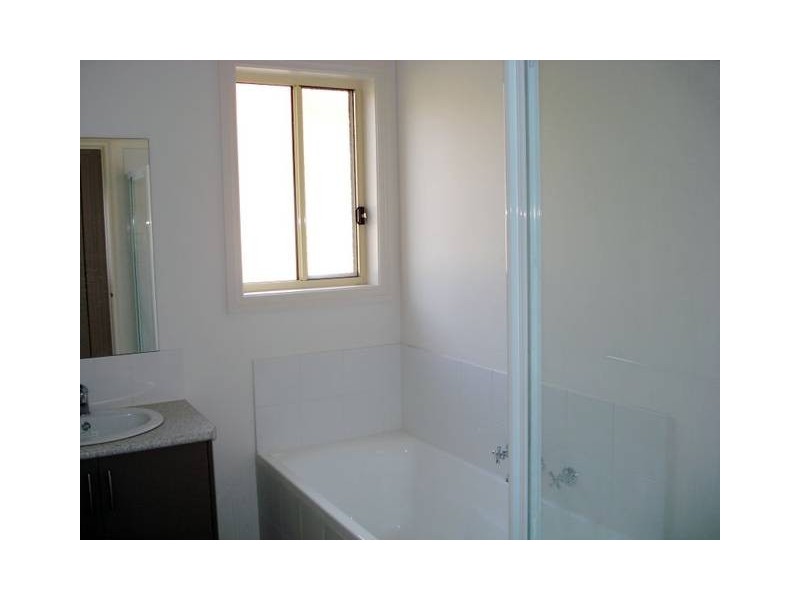 1/6 Thompson Street, Brown Hill VIC 3350