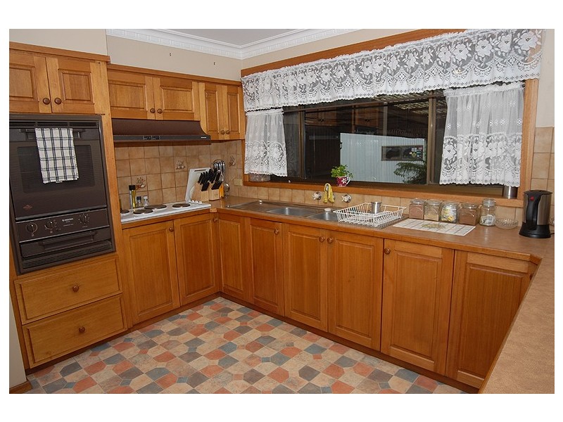 5 Burr Street, Miners Rest VIC 3352