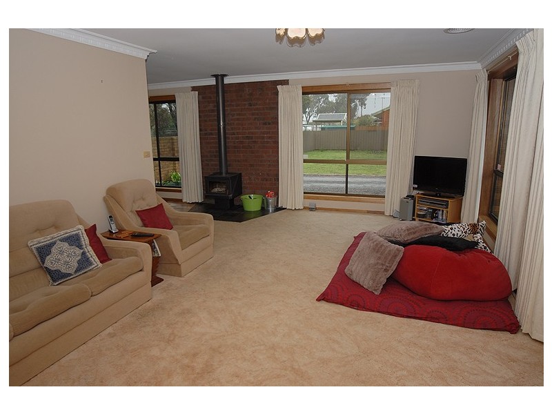 5 Burr Street, Miners Rest VIC 3352