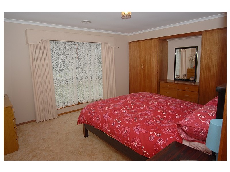 5 Burr Street, Miners Rest VIC 3352
