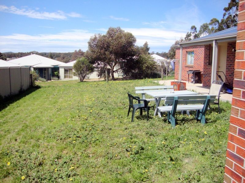 2 Bartley Avenue, Ballarat VIC 3350