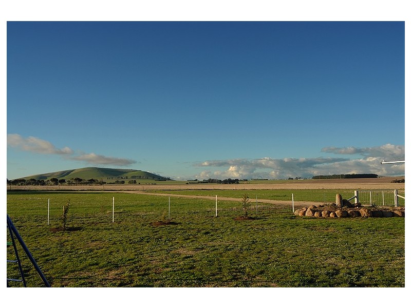 84 Burrumbeet Road, Burrumbeet VIC 3352