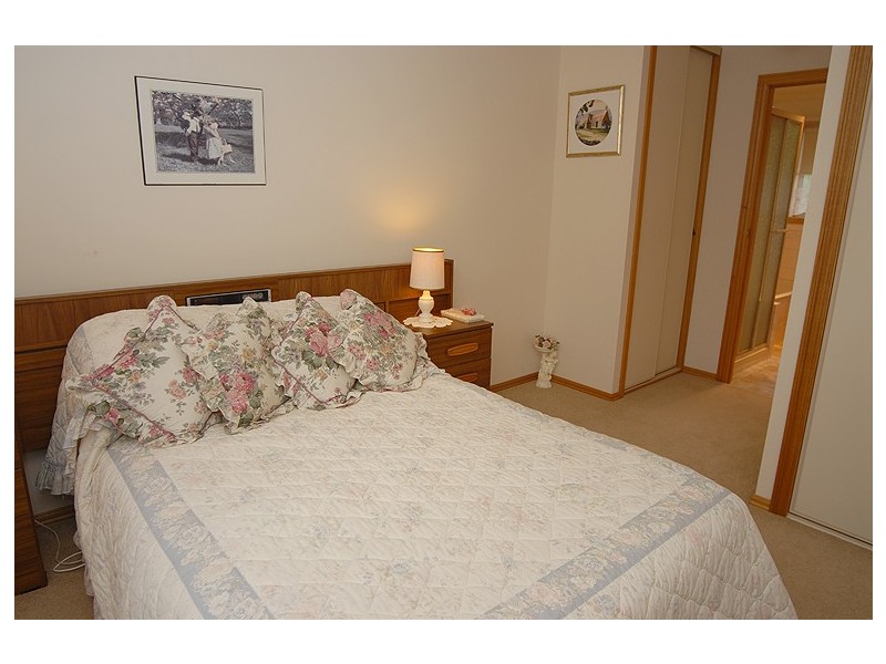 2/6 Webster Drive, Delacombe VIC 3356