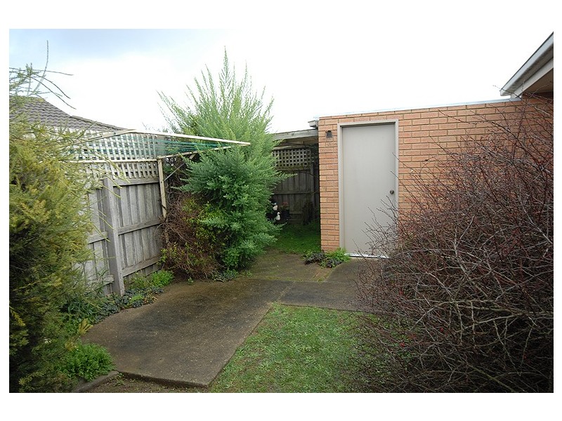 2/6 Webster Drive, Delacombe VIC 3356