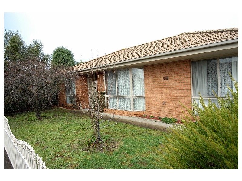 2/6 Webster Drive, Delacombe VIC 3356