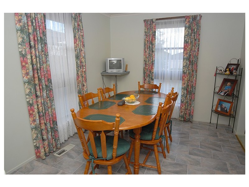 19 Molbray Street, Wendouree VIC 3355