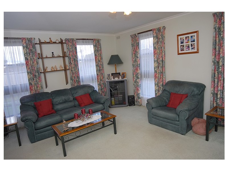 19 Molbray Street, Wendouree VIC 3355