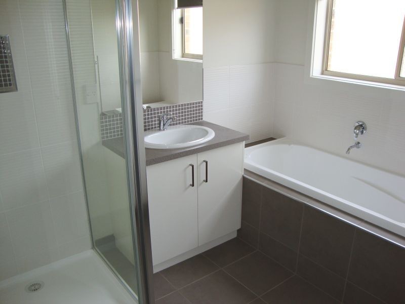 1&2/26 Coventry Street, Miners Rest VIC 3352