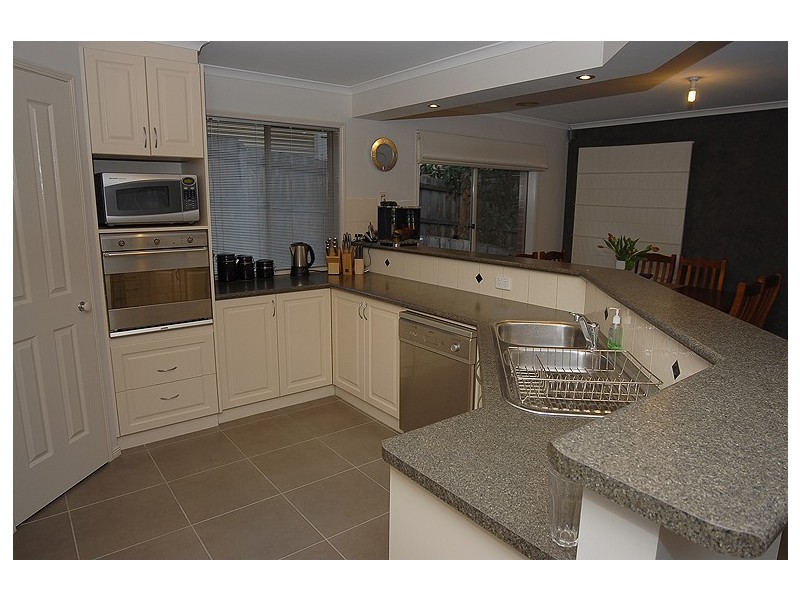 33 Nevett Crescent, Mount Helen VIC 3350