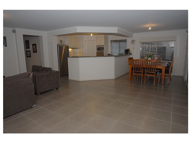 33 Nevett Crescent, Mount Helen VIC 3350