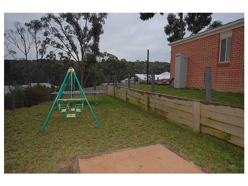 33 Nevett Crescent, Mount Helen VIC 3350