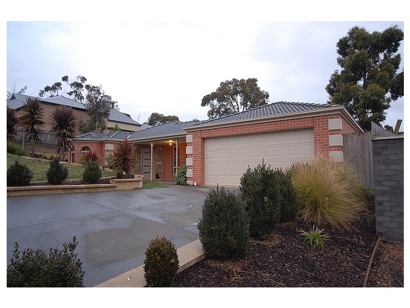 33 Nevett Crescent, Mount Helen VIC 3350