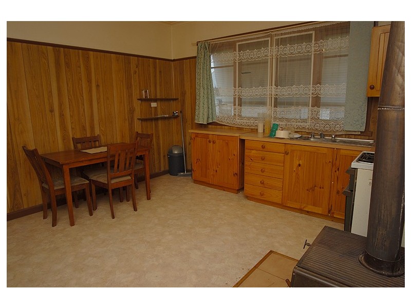 9 York Street, Linton VIC 3360