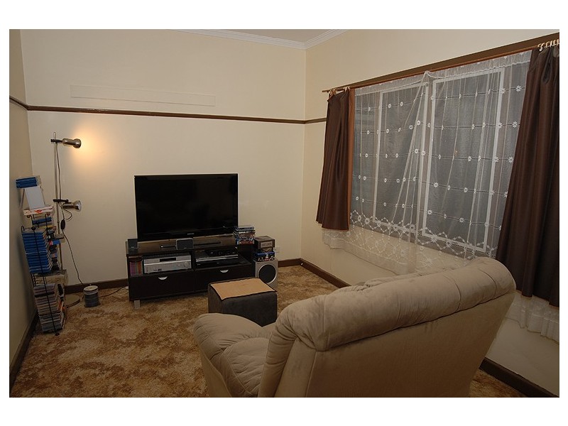 9 York Street, Linton VIC 3360