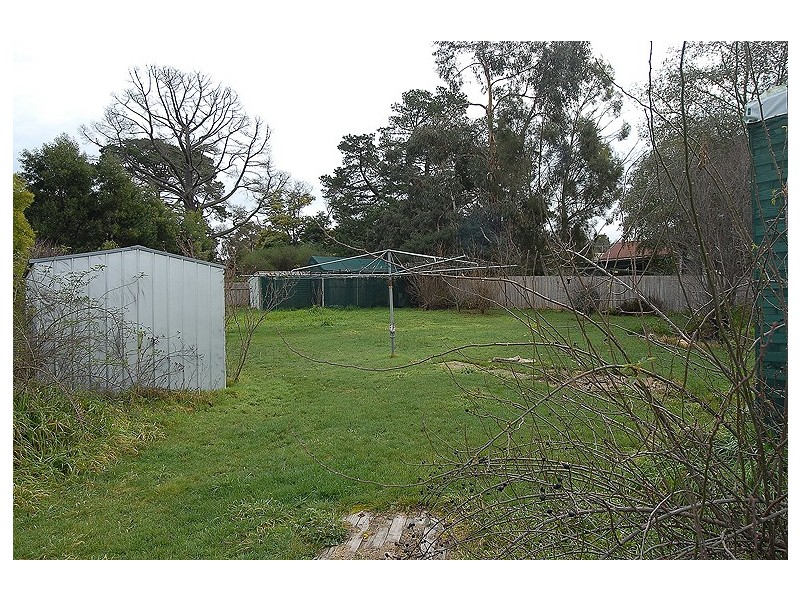 9 York Street, Linton VIC 3360