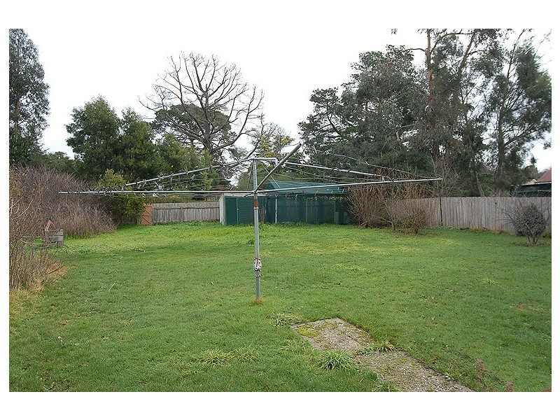 9 York Street, Linton VIC 3360