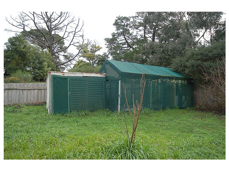 9 York Street, Linton VIC 3360