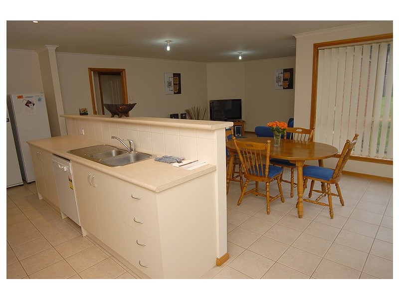 2 Mayfair Court, Mount Helen VIC 3350