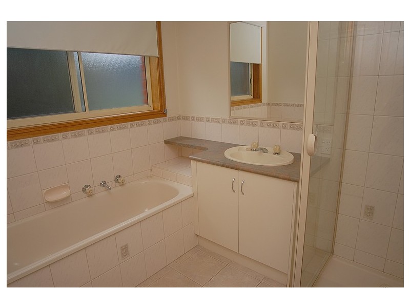 2 Mayfair Court, Mount Helen VIC 3350