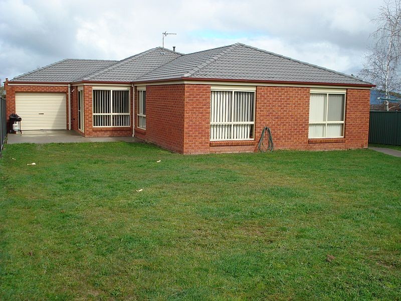 2 Mayfair Court, Mount Helen VIC 3350