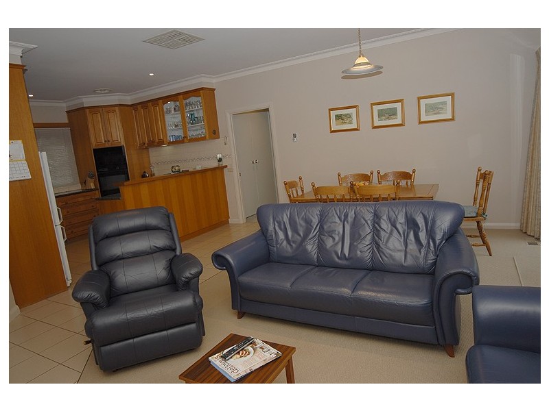 4 Bartley Avenue, Ballarat VIC 3350