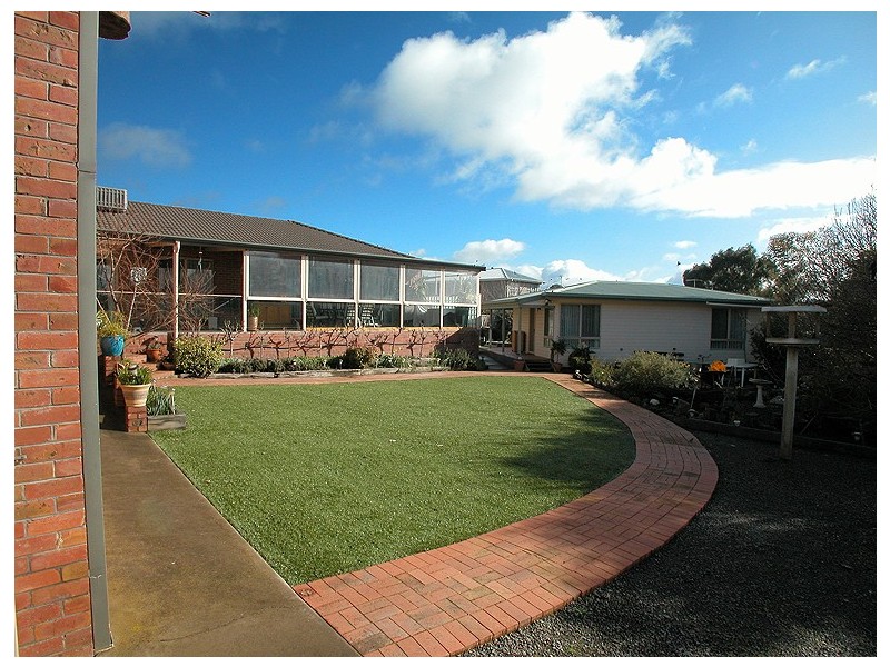 4 Bartley Avenue, Ballarat VIC 3350