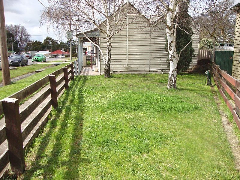 3 Latrobe Street, Redan VIC 3350