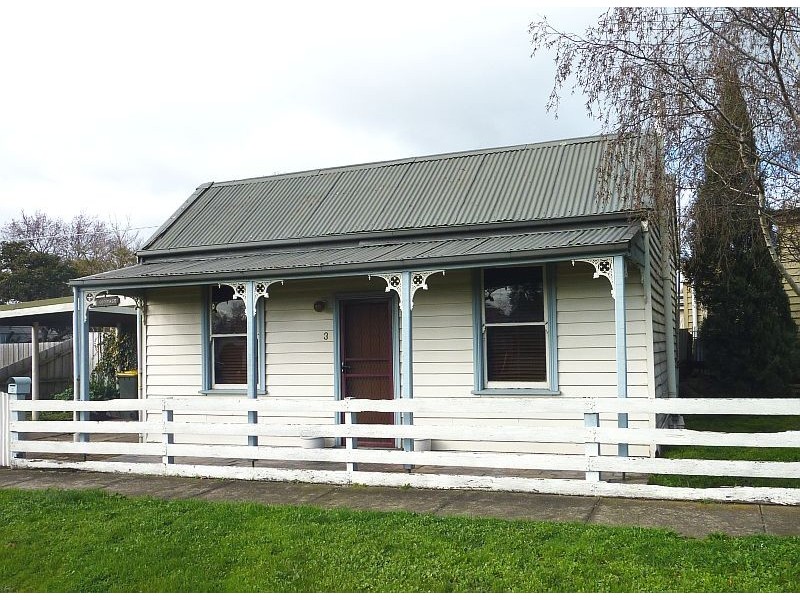 3 Latrobe Street, Redan VIC 3350