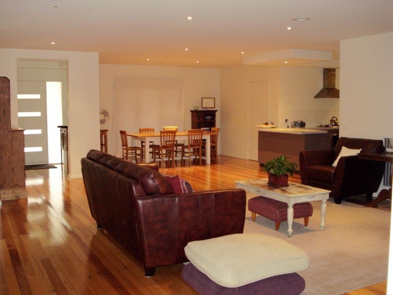 18 Yarra Gum Place, Mount Clear VIC 3350