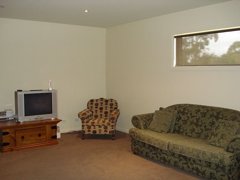 18 Yarra Gum Place, Mount Clear VIC 3350