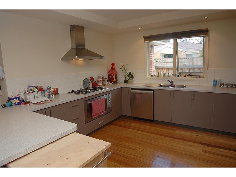 18 Yarra Gum Place, Mount Clear VIC 3350